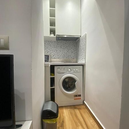 Luxury Apartment In Blloku Area Tirana Exterior photo
