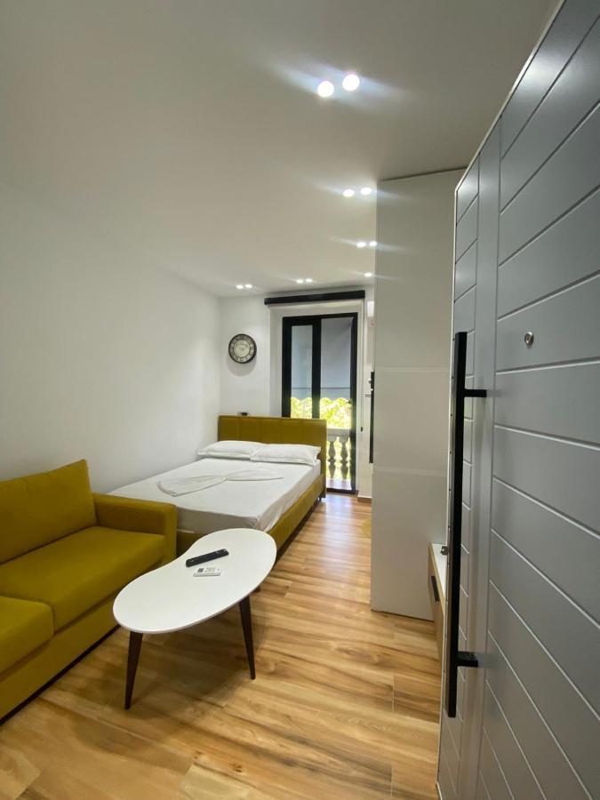 Luxury Apartment In Blloku Area Tirana Exterior photo