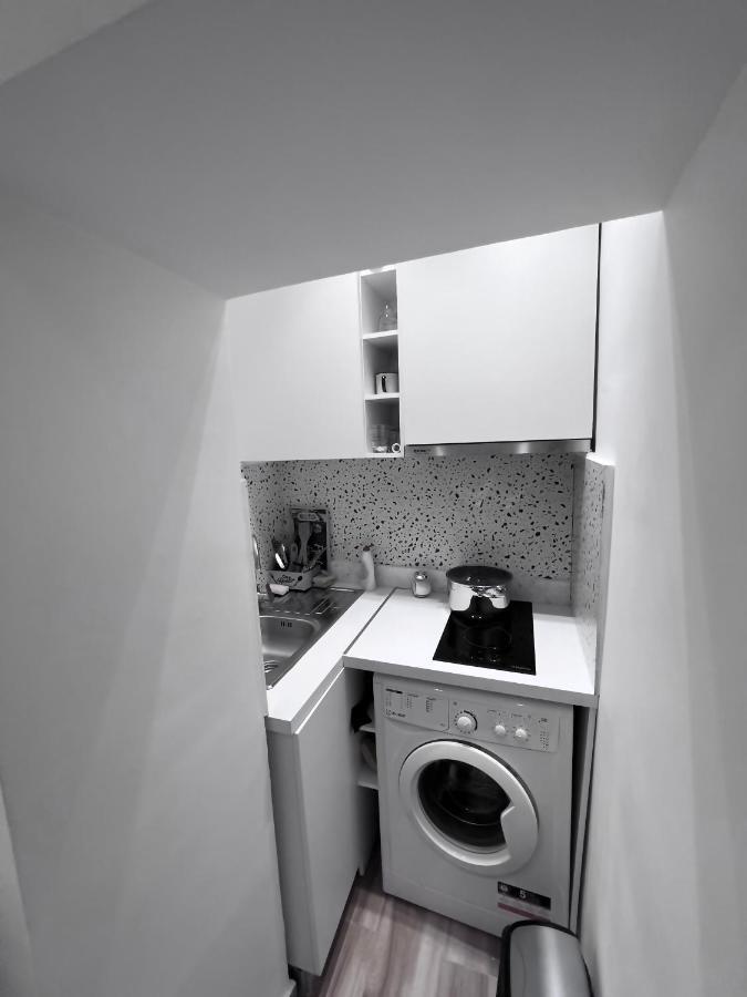 Luxury Apartment In Blloku Area Tirana Exterior photo