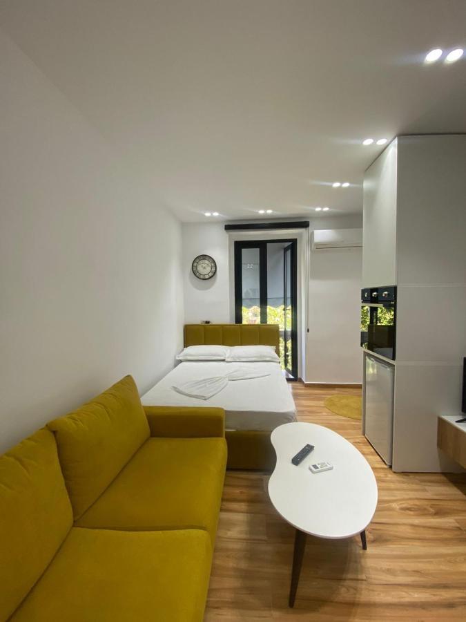 Luxury Apartment In Blloku Area Tirana Exterior photo