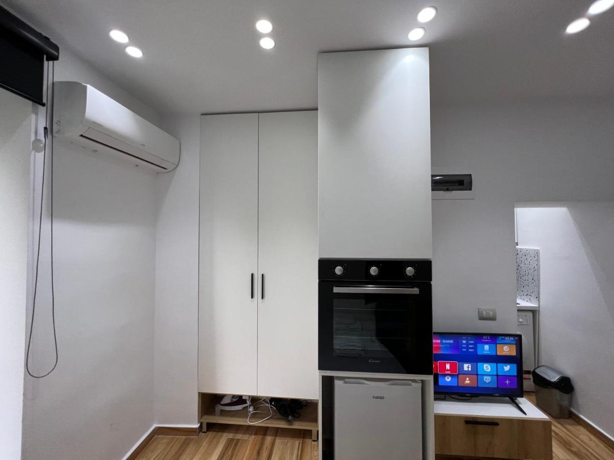 Luxury Apartment In Blloku Area Tirana Exterior photo