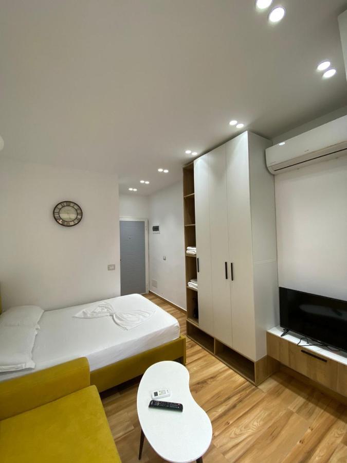 Luxury Apartment In Blloku Area Tirana Exterior photo